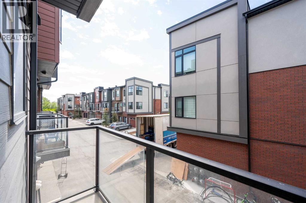 Single Family House for Sale in  Greenbriar Common NW Greenwood/Greenbriar Calgary 