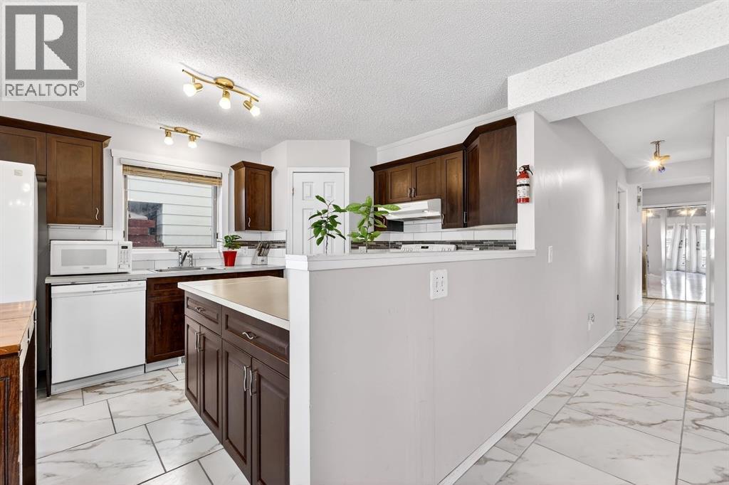 Single Family House for Sale in  Sundown Way SE Sundance Calgary 