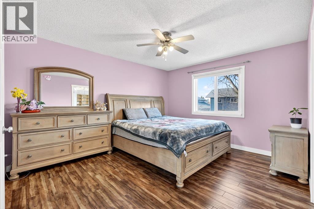 Single Family House for Sale in  Sundown Way SE Sundance Calgary 