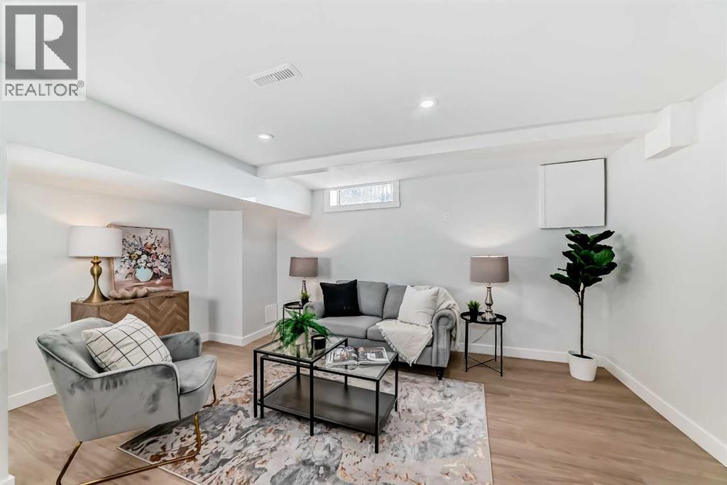 Single Family House for Sale in    Street NE Vista Heights Calgary 