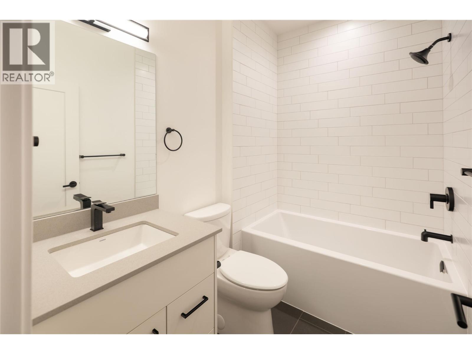 105 660 Cawston Avenue, Kelowna