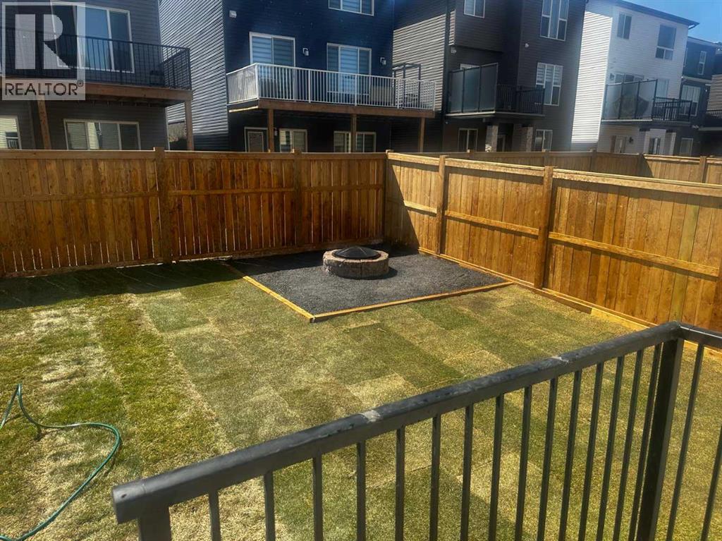 Single Family House for Sale in  Amblehurst Link NW Moraine Calgary 