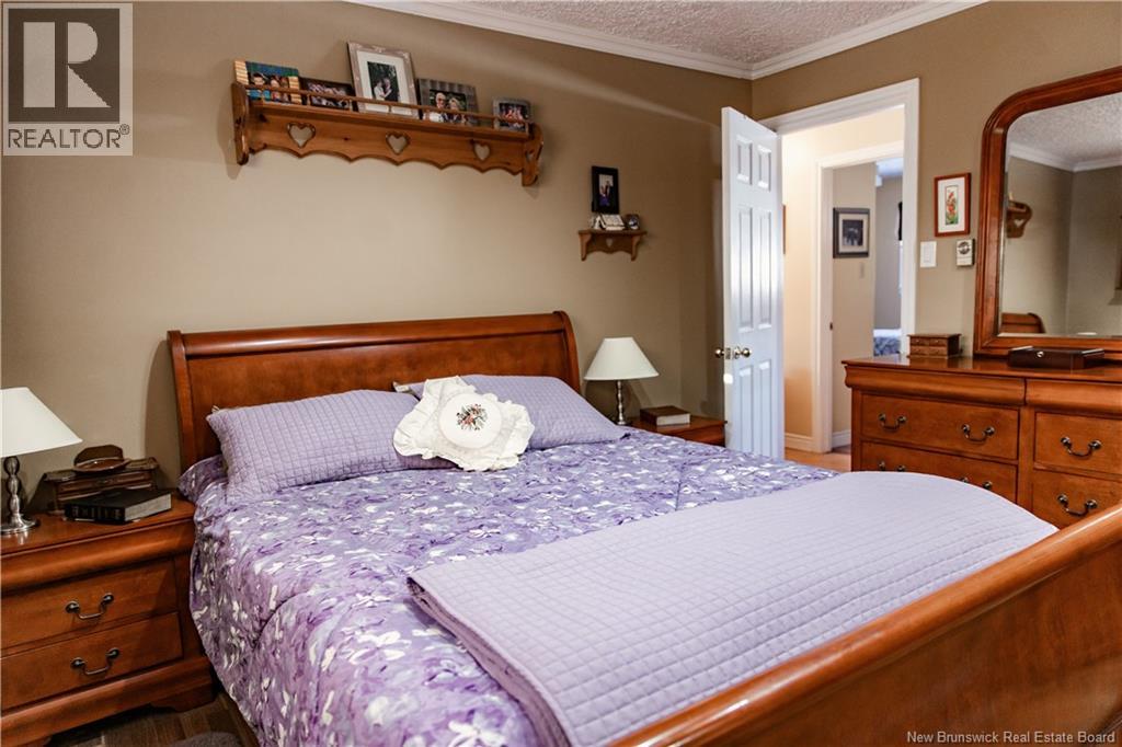 343 Estey Road - 32