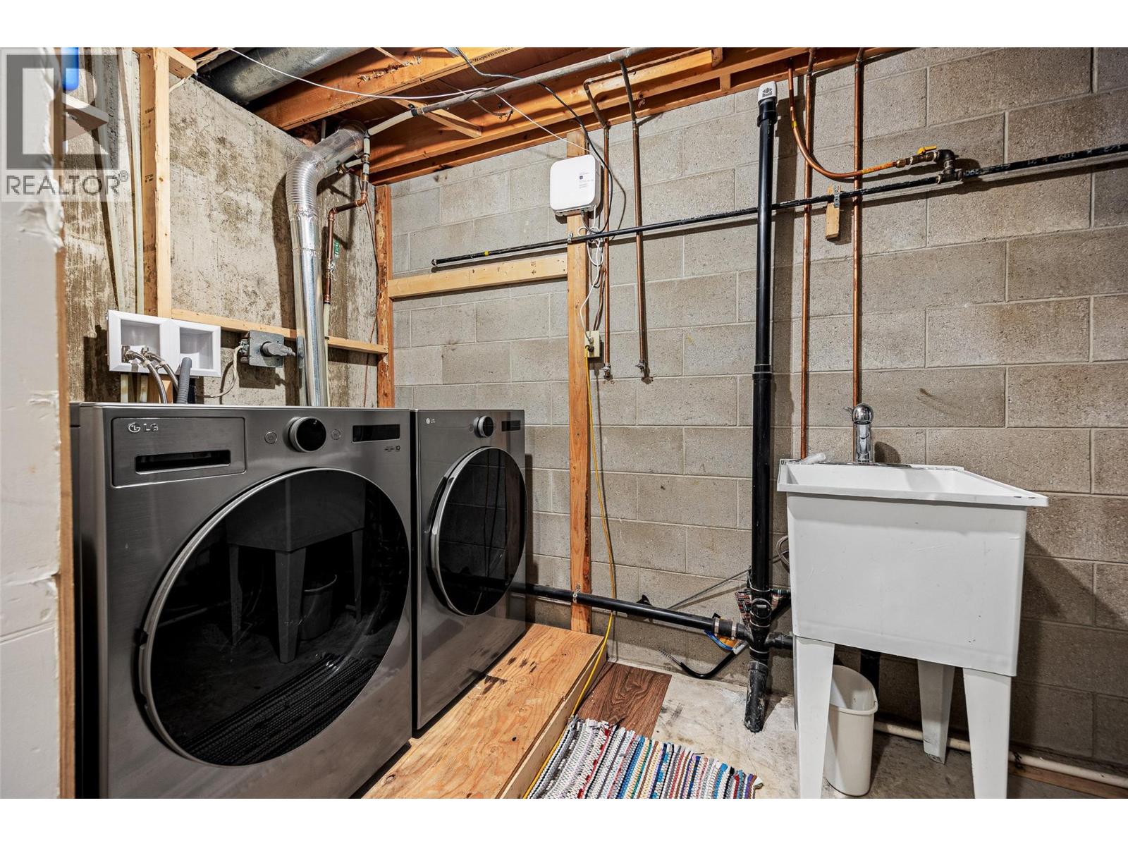 210 2125 Burtch Road, Kelowna