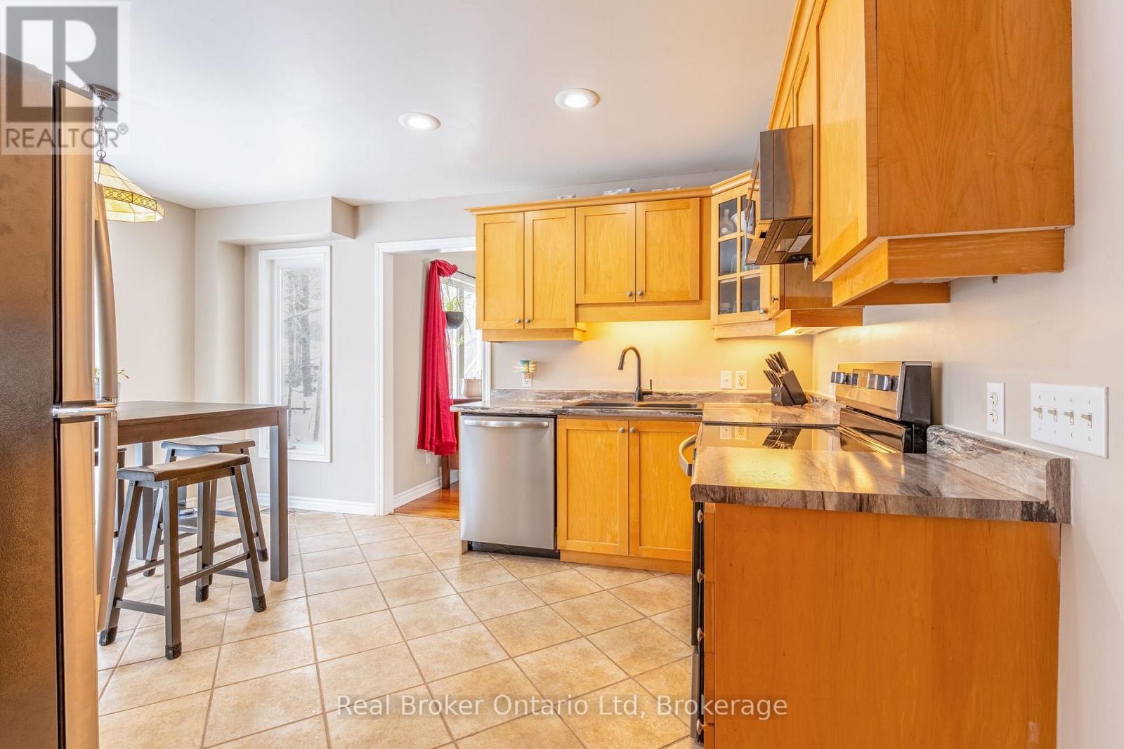 9 BOYD CRESCENT - 11