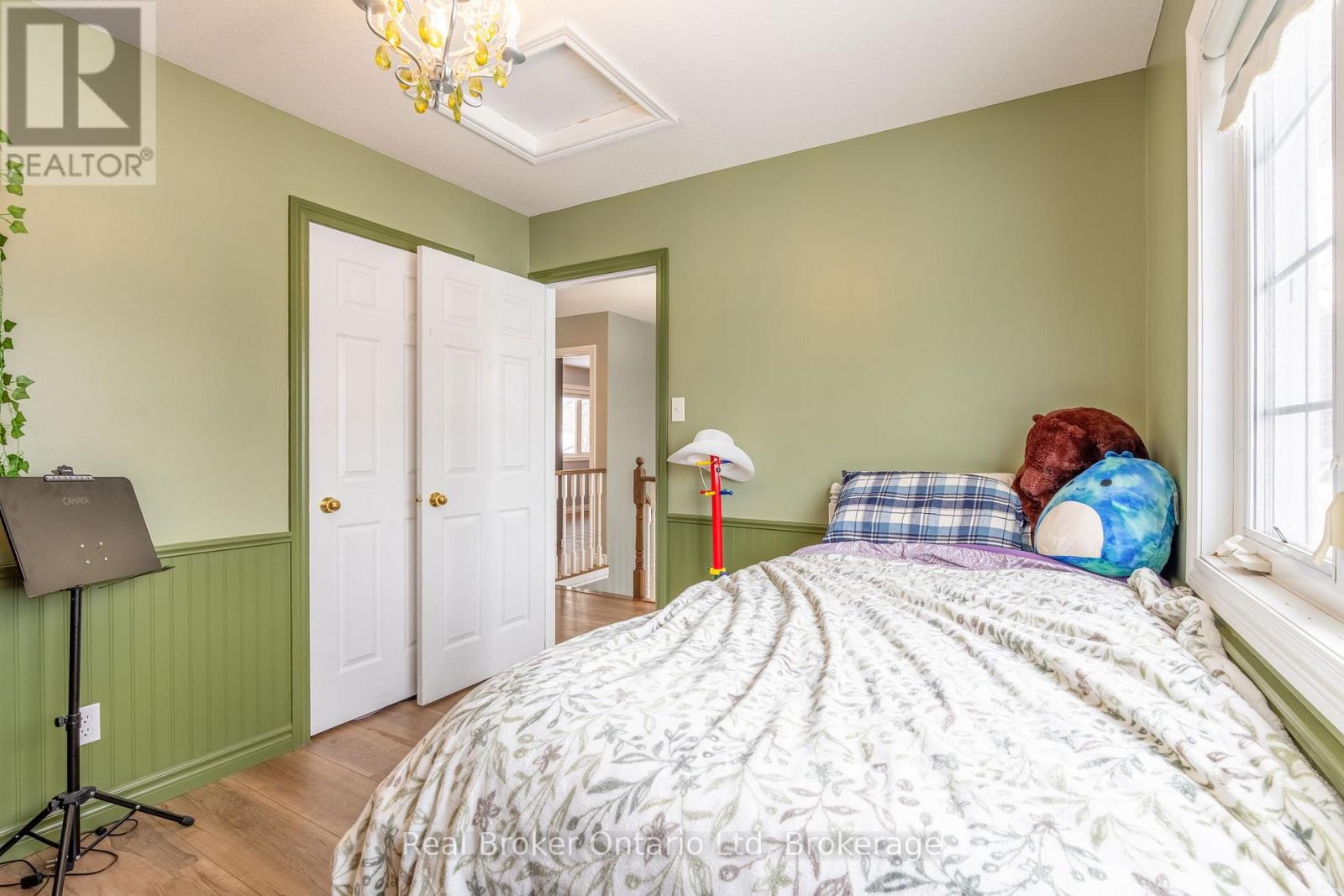 9 BOYD CRESCENT - 23