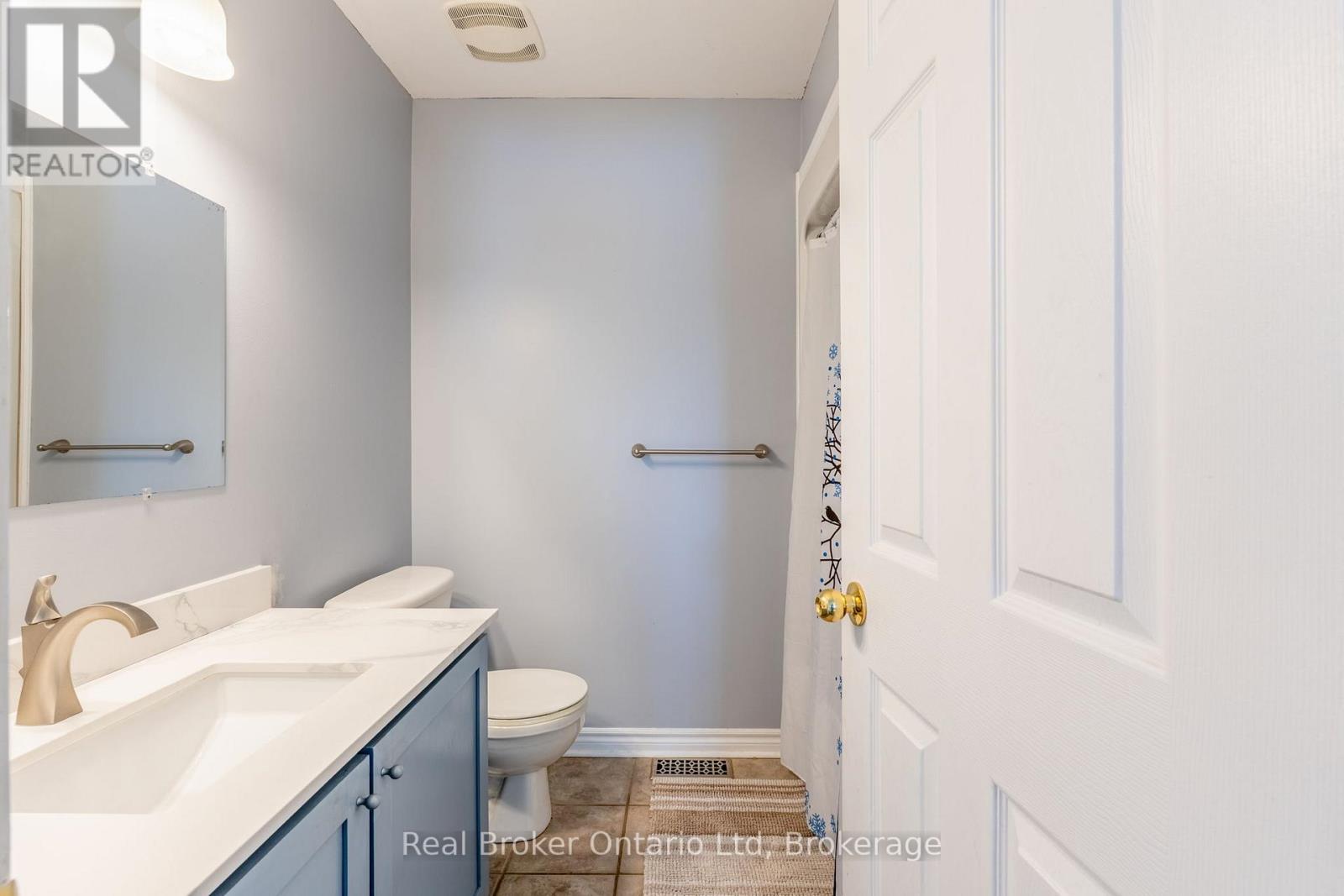 9 BOYD CRESCENT - 28