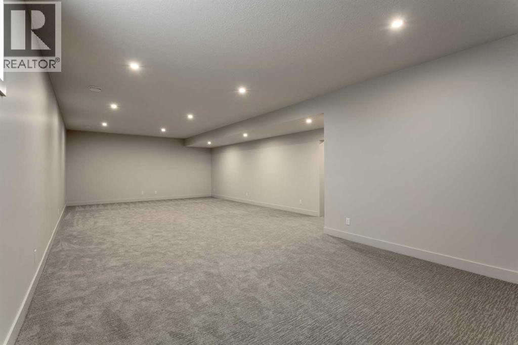 Single Family House for Sale in  Rockcliff Hill NW Rocky Ridge Calgary 