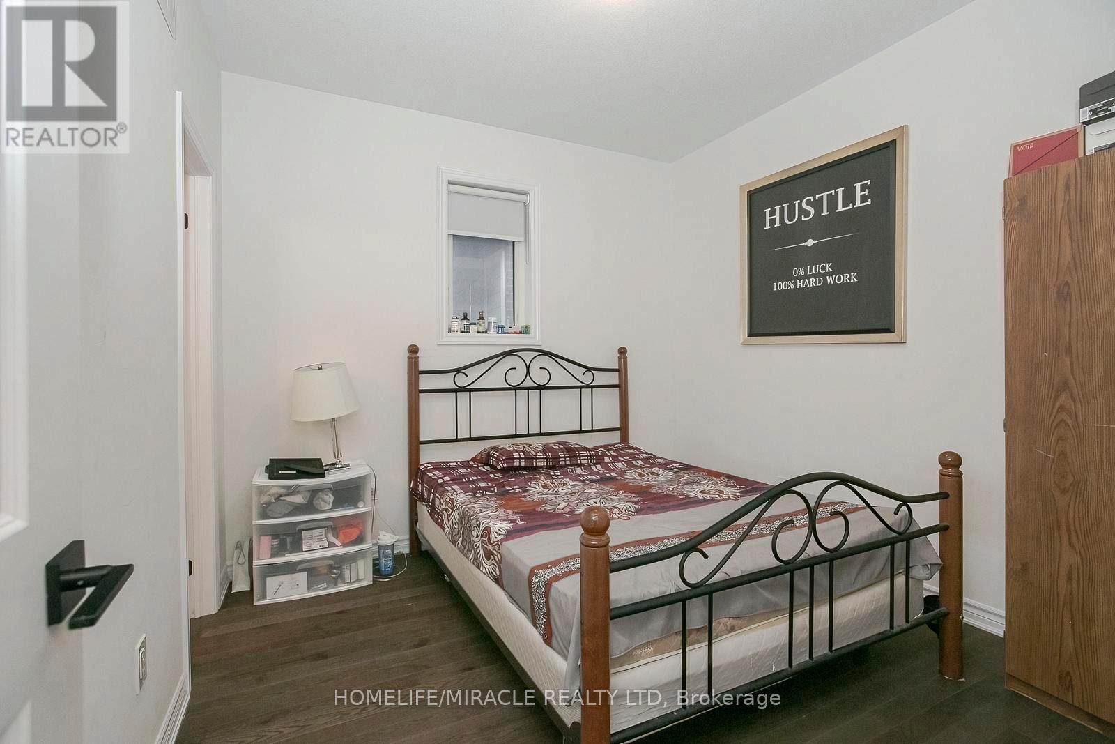 22 MADAWASKA ROAD - 36