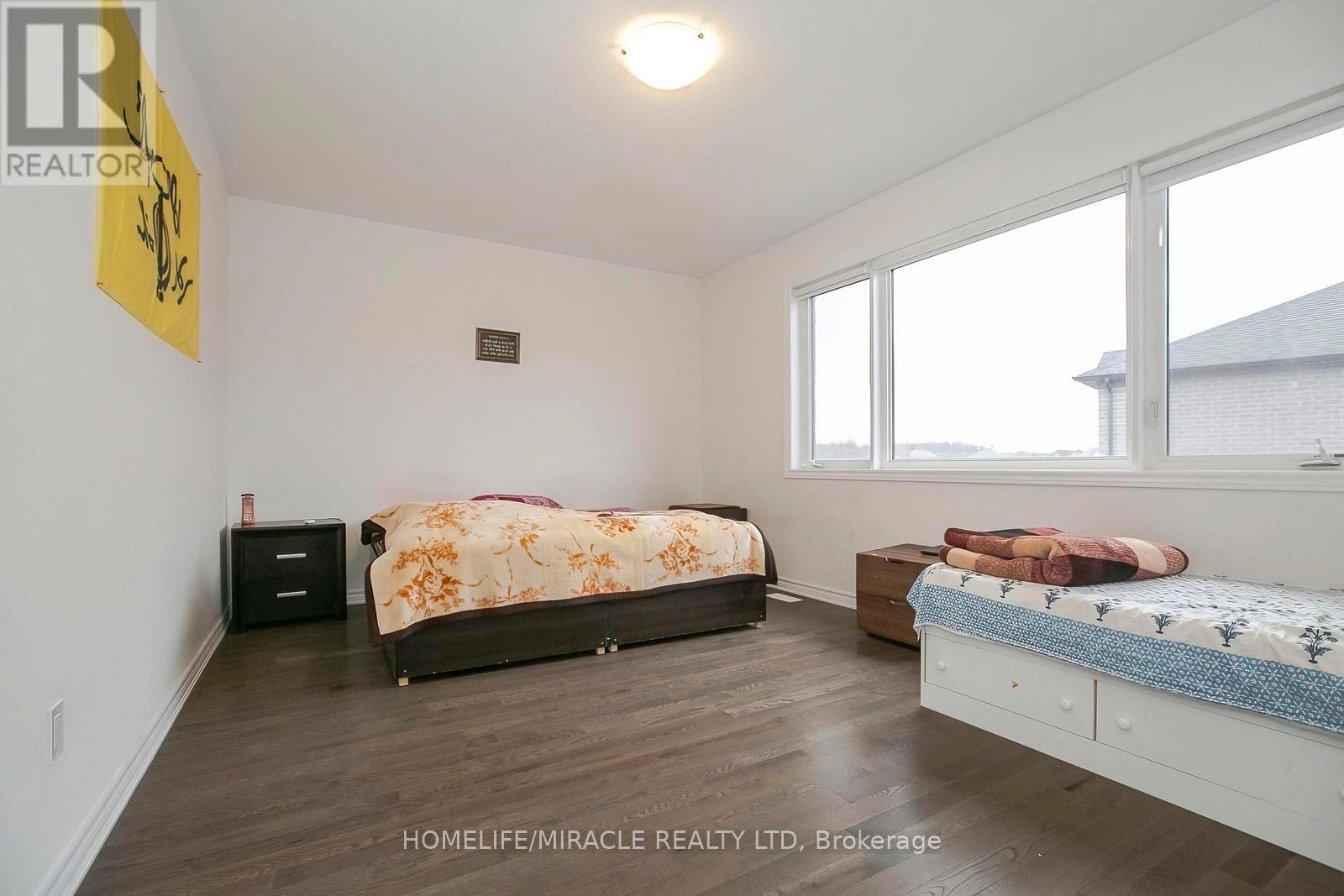 22 MADAWASKA ROAD - 38