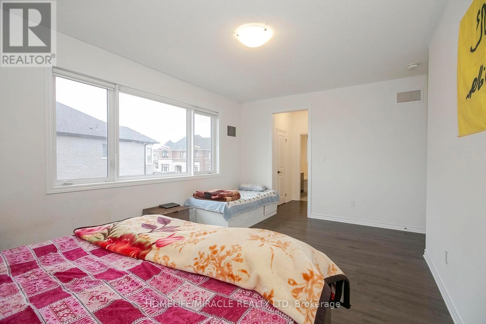 22 MADAWASKA ROAD - 40