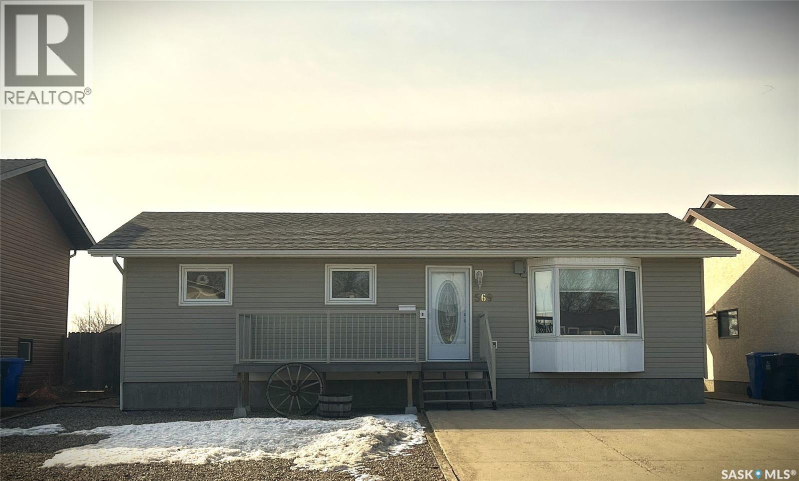 569 Milne CRESCENT