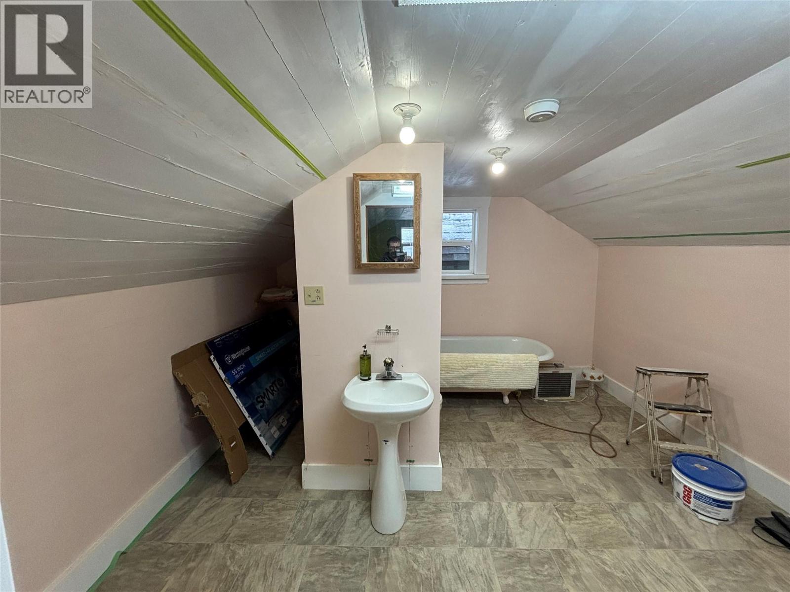 2140 Daniel Street, Trail