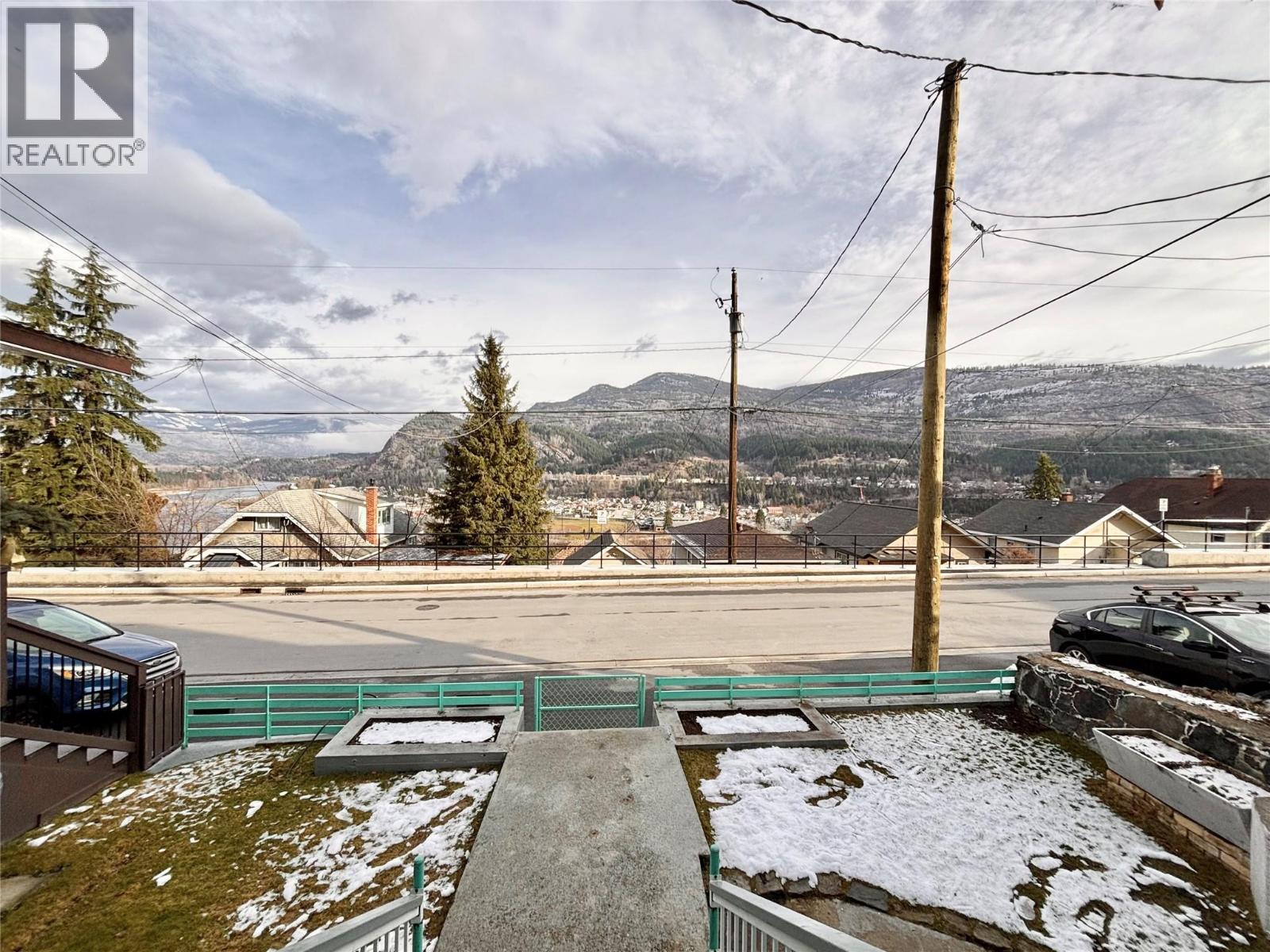 2140 Daniel Street, Trail