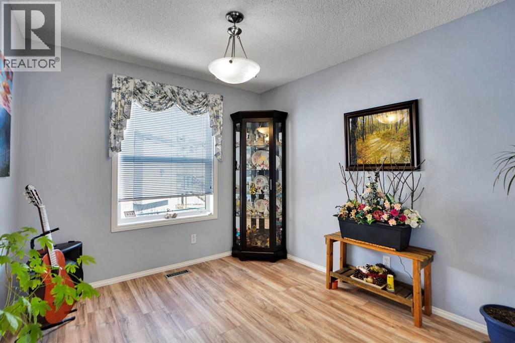 Single Family House for Sale in  Saddlecreek Point NE Saddle Ridge Calgary 