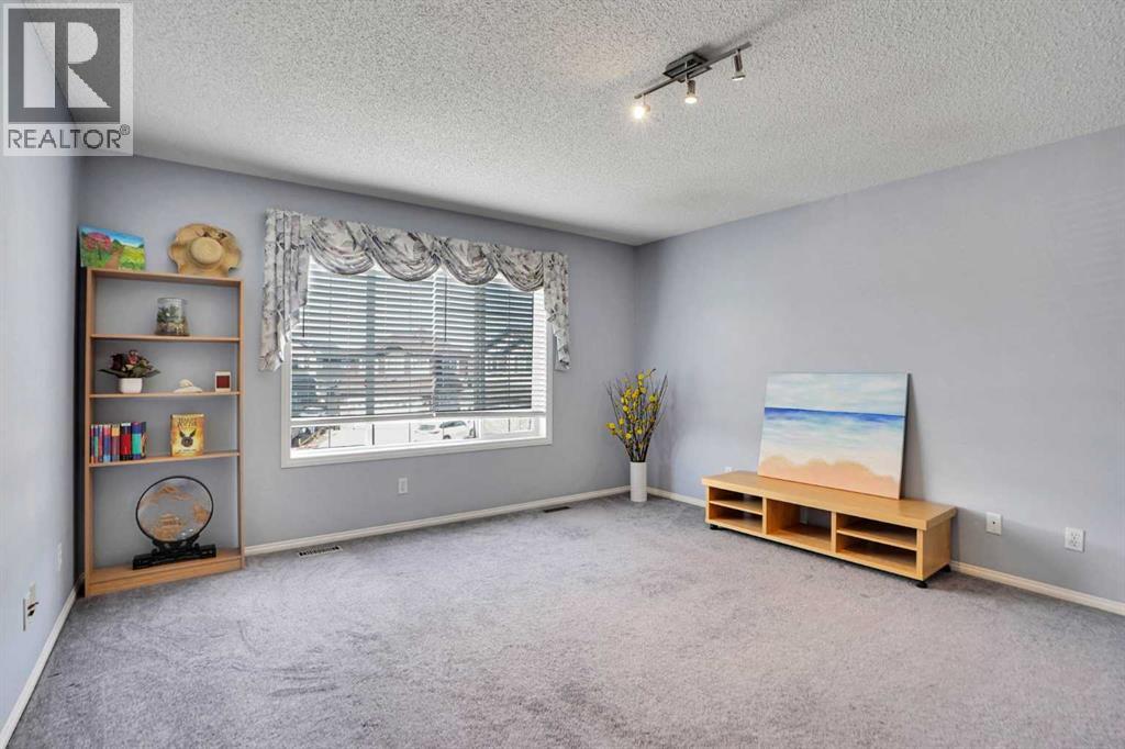 Single Family House for Sale in  Saddlecreek Point NE Saddle Ridge Calgary 