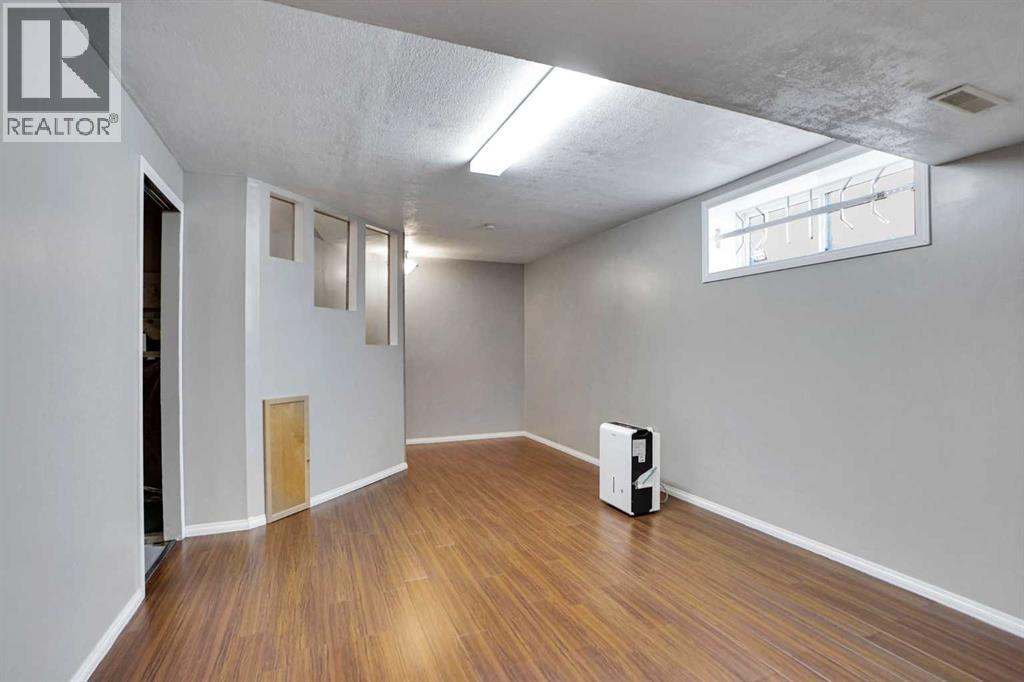 Single Family House for Sale in  Saddlecreek Point NE Saddle Ridge Calgary 