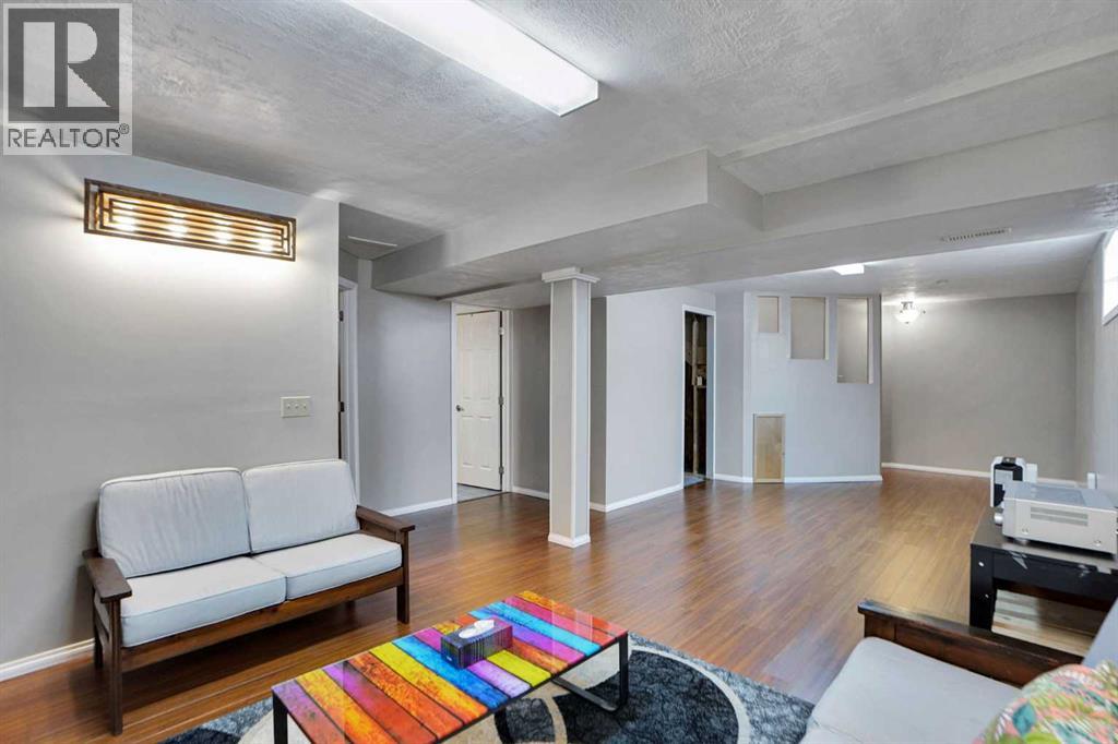 Single Family House for Sale in  Saddlecreek Point NE Saddle Ridge Calgary 