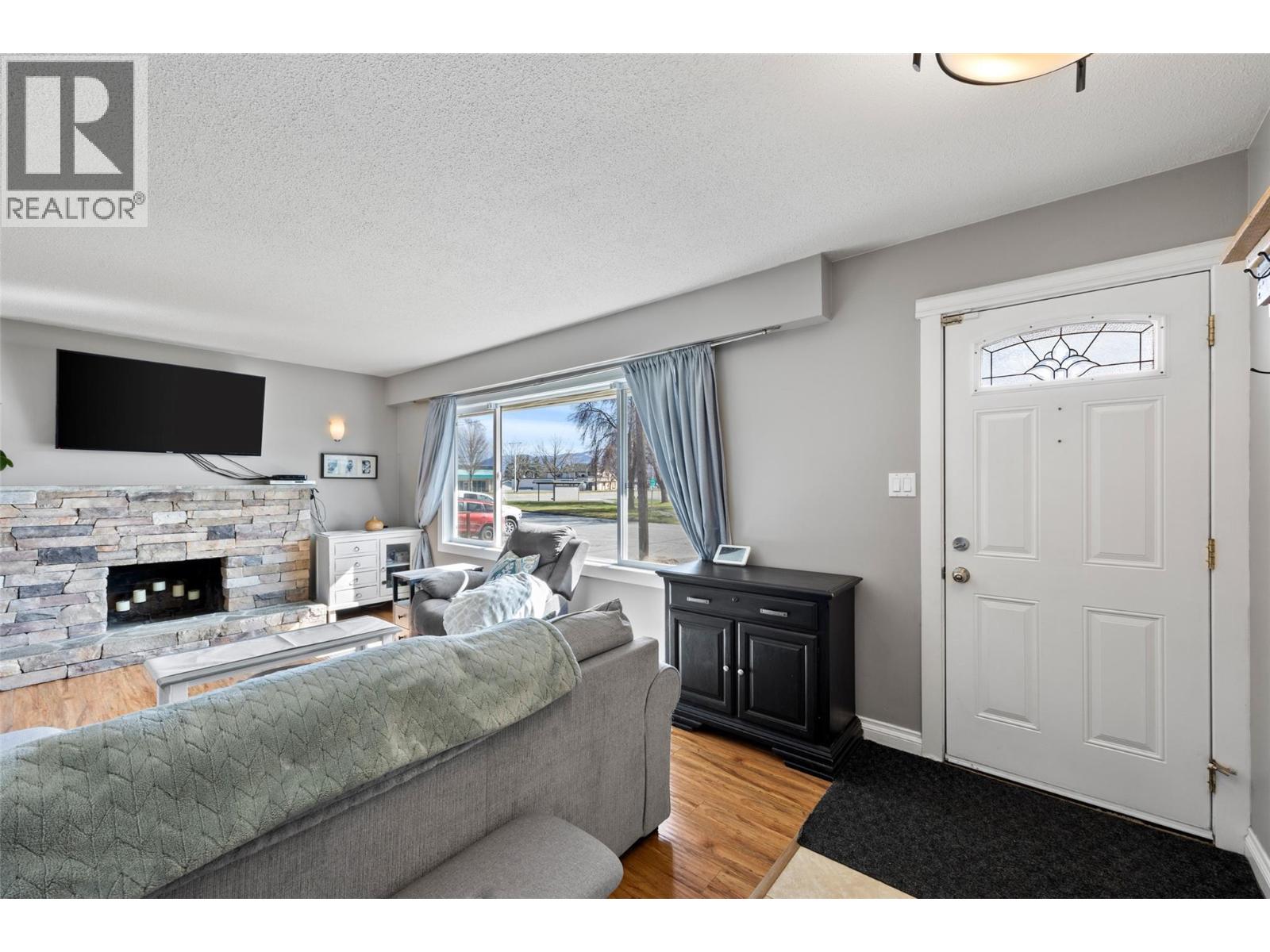  824 Sudbury Avenue, Kamloops