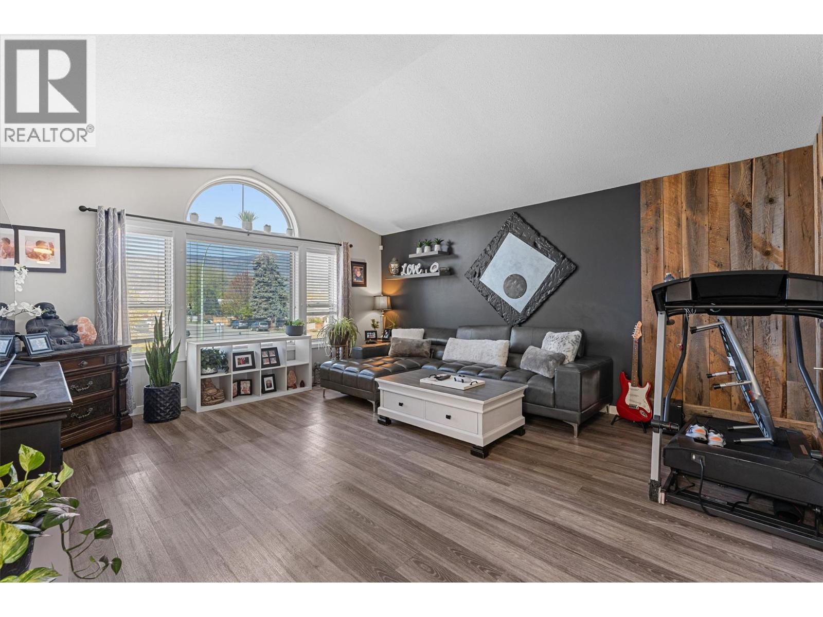  859 Richter Street, Kelowna