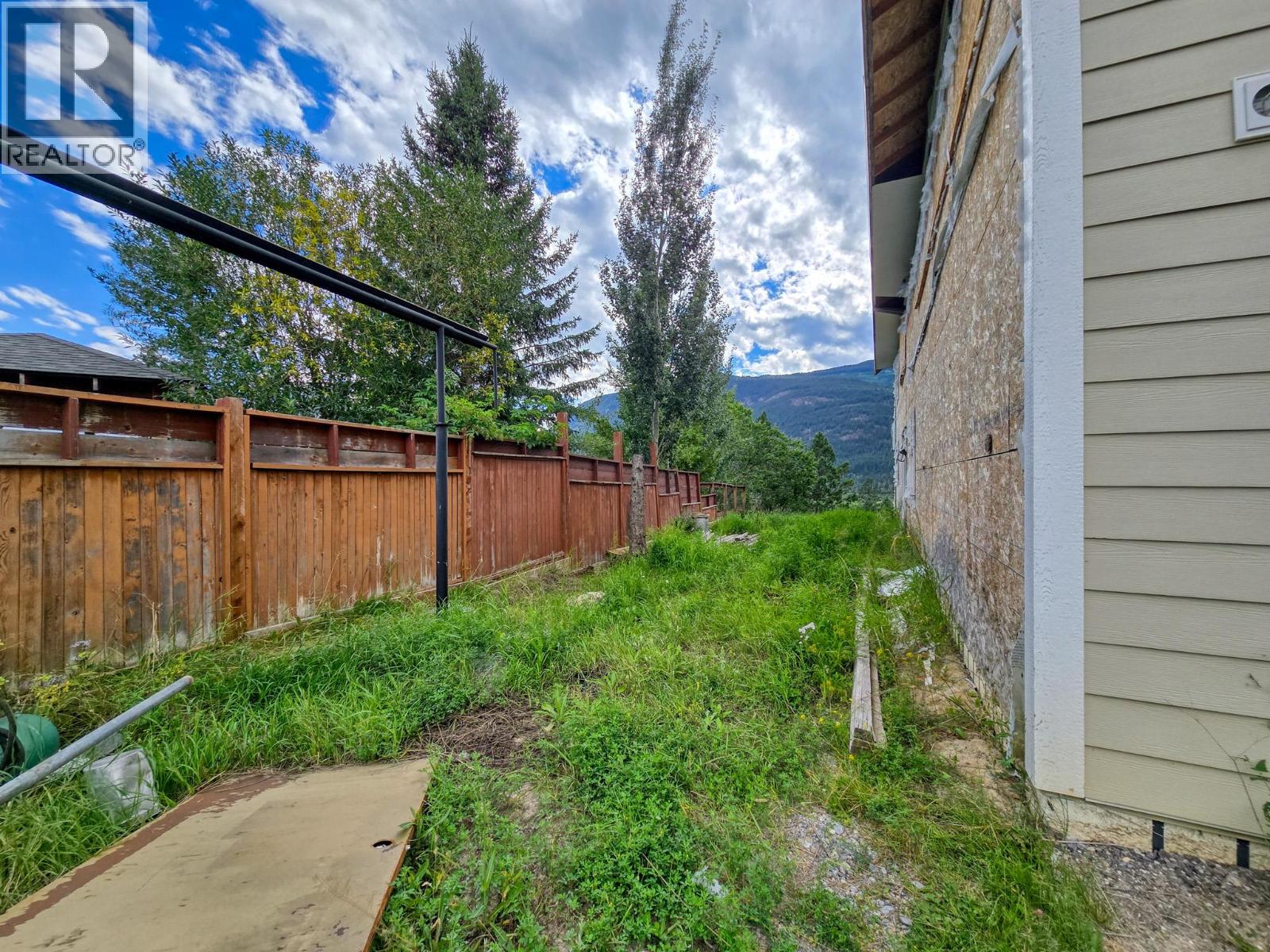  4772 Crescentwood Drive, Edgewater