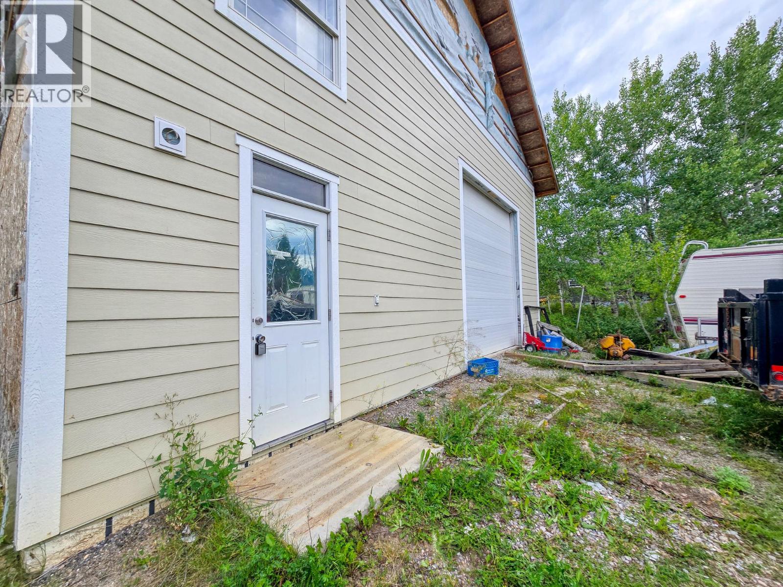  4772 Crescentwood Drive, Edgewater