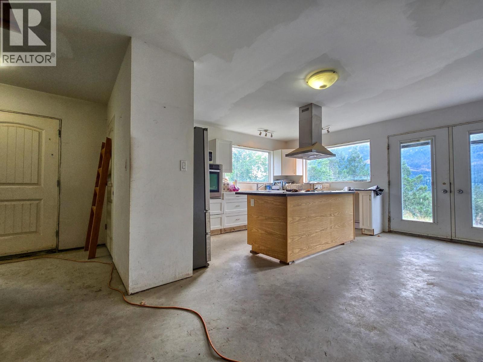  4772 Crescentwood Drive, Edgewater