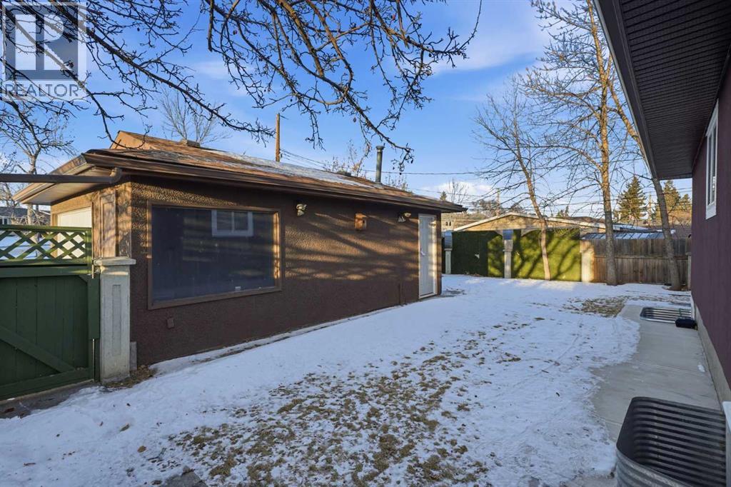 Single Family House Bungalow for Sale in  Huntbourne Hill NE Huntington Hills Calgary 