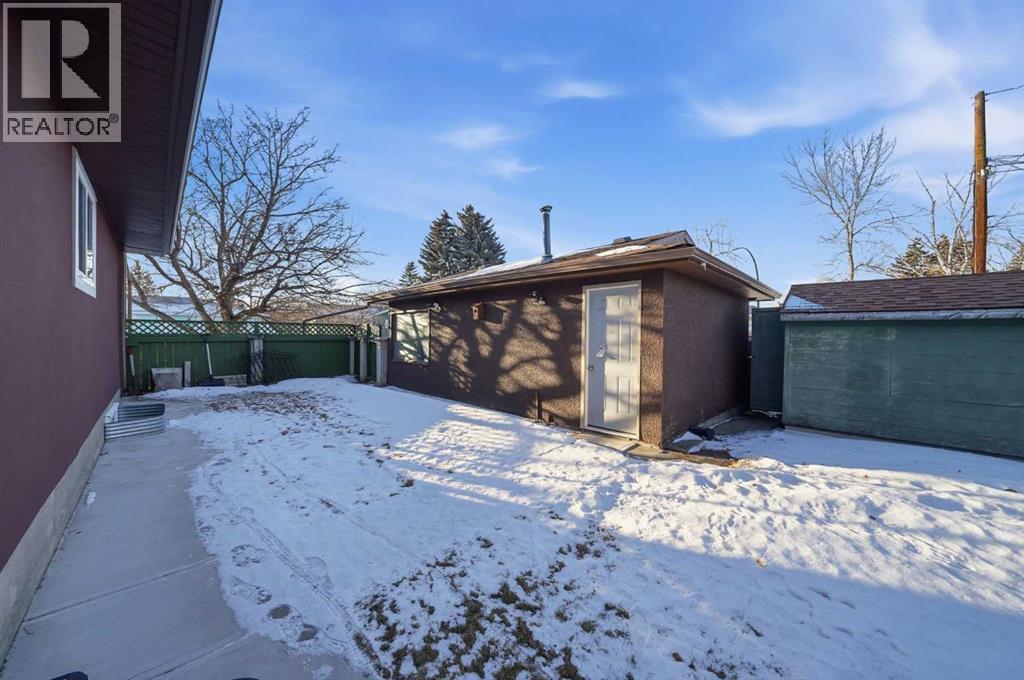 Single Family House Bungalow for Sale in  Huntbourne Hill NE Huntington Hills Calgary 