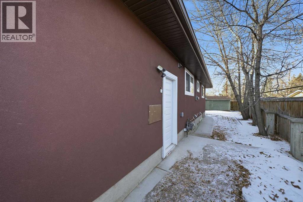 Single Family House Bungalow for Sale in  Huntbourne Hill NE Huntington Hills Calgary 