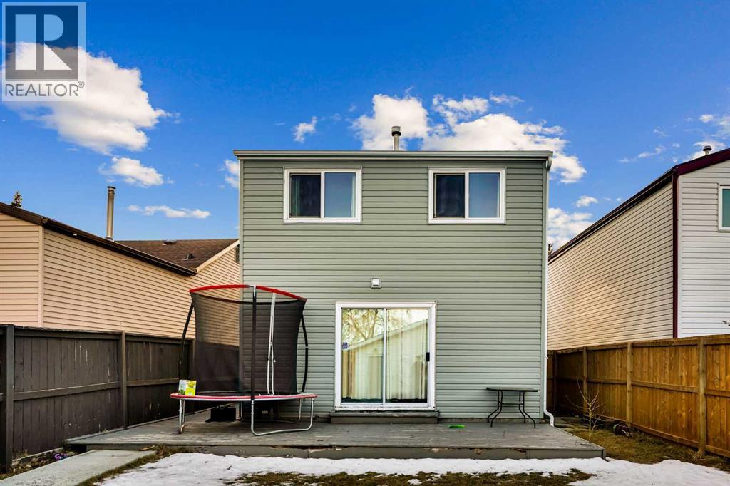 Single Family House for Sale in  Abingdon Crescent NE Abbeydale Calgary 