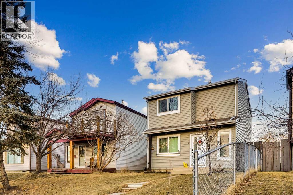 Single Family House for Sale in  Abingdon Crescent NE Abbeydale Calgary 
