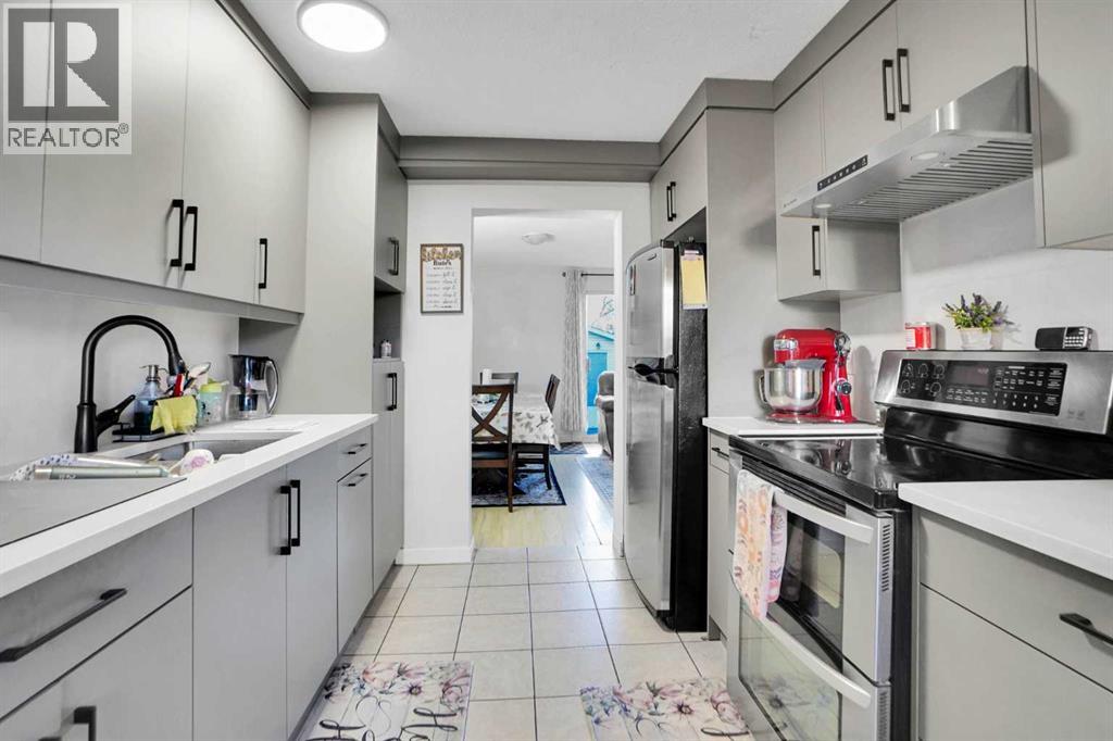 Single Family House for Sale in  Abingdon Crescent NE Abbeydale Calgary 