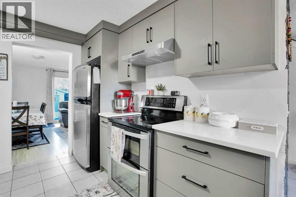 Single Family House for Sale in  Abingdon Crescent NE Abbeydale Calgary 