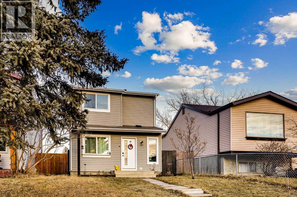 Single Family House for Sale in  Abingdon Crescent NE Abbeydale Calgary 