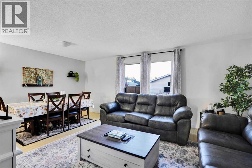 Single Family House for Sale in  Abingdon Crescent NE Abbeydale Calgary 