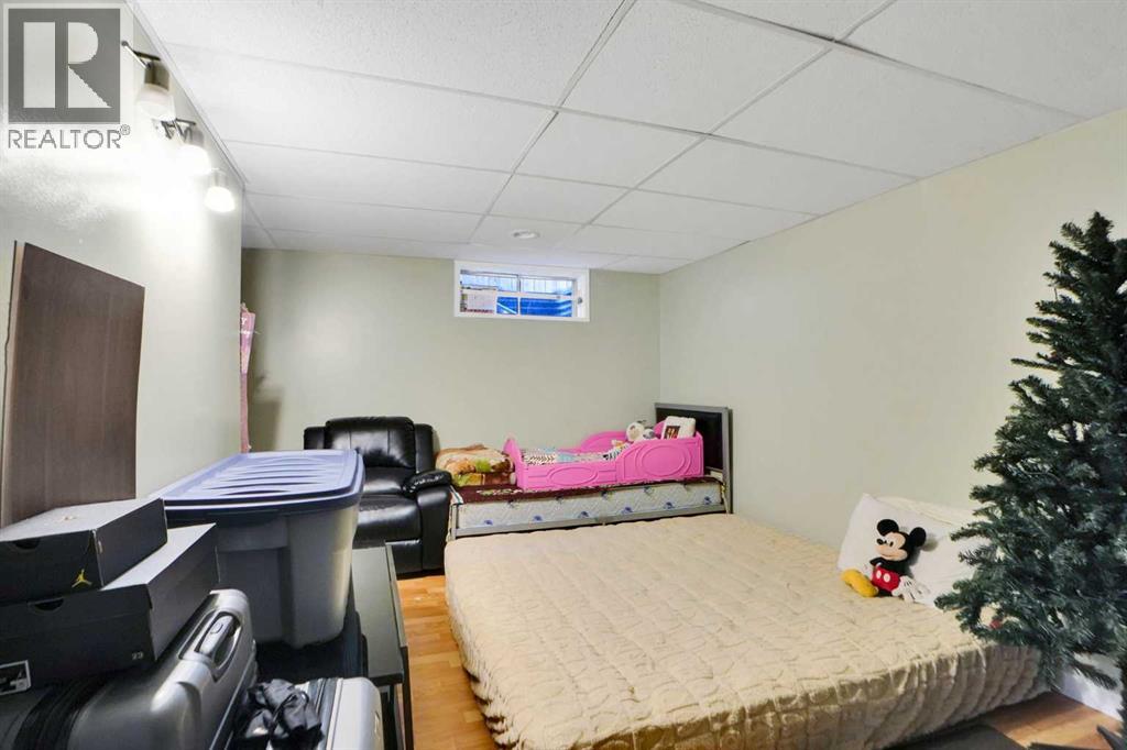 Single Family House for Sale in  Abingdon Crescent NE Abbeydale Calgary 