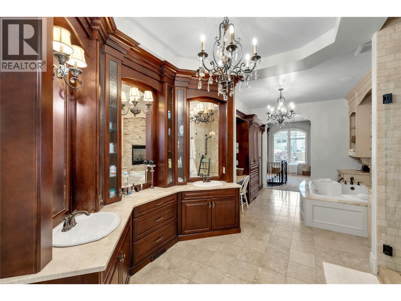  714 KUIPERS Crescent, Kelowna