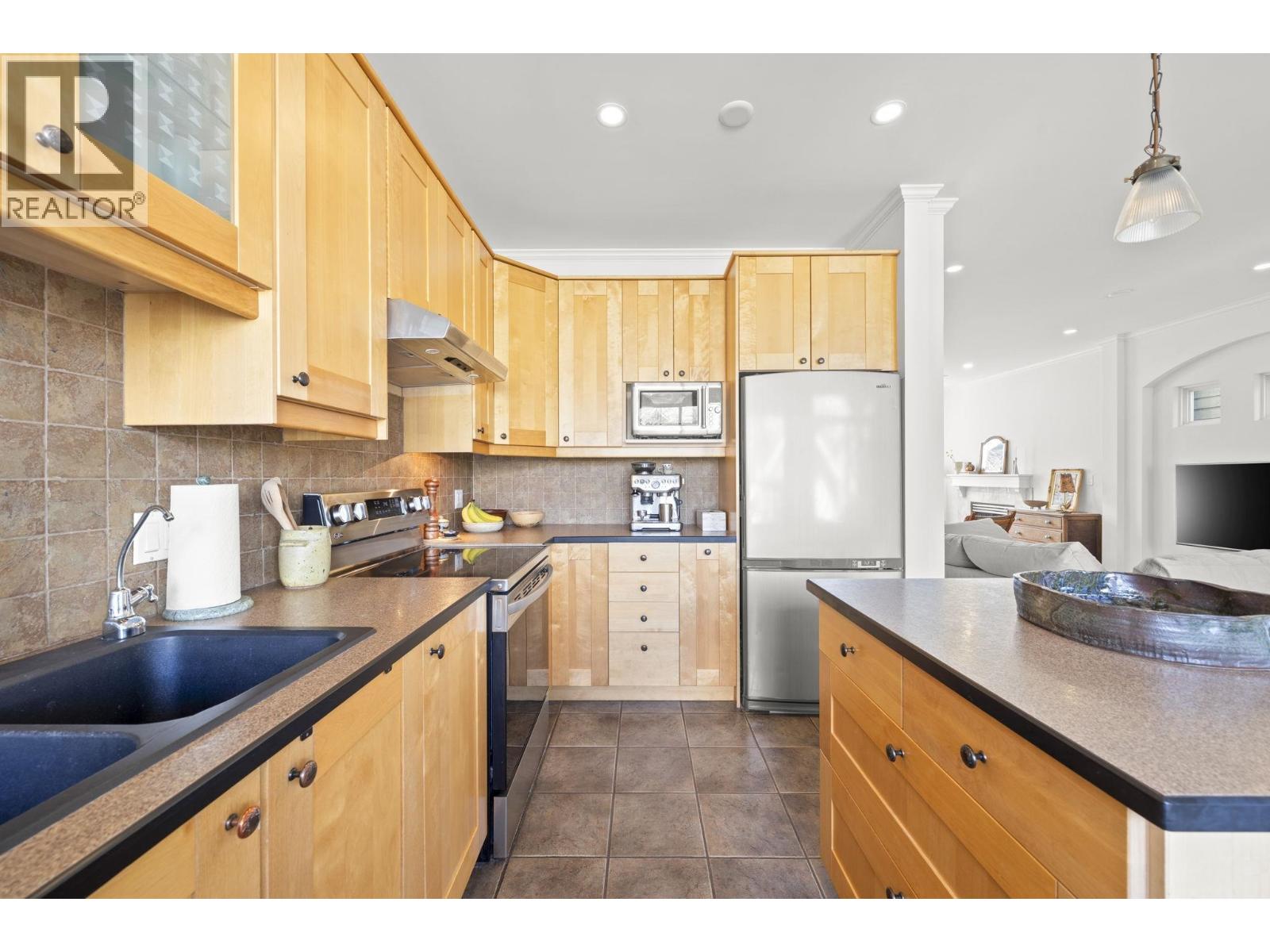 133 STAR CRESCENT, New Westminster