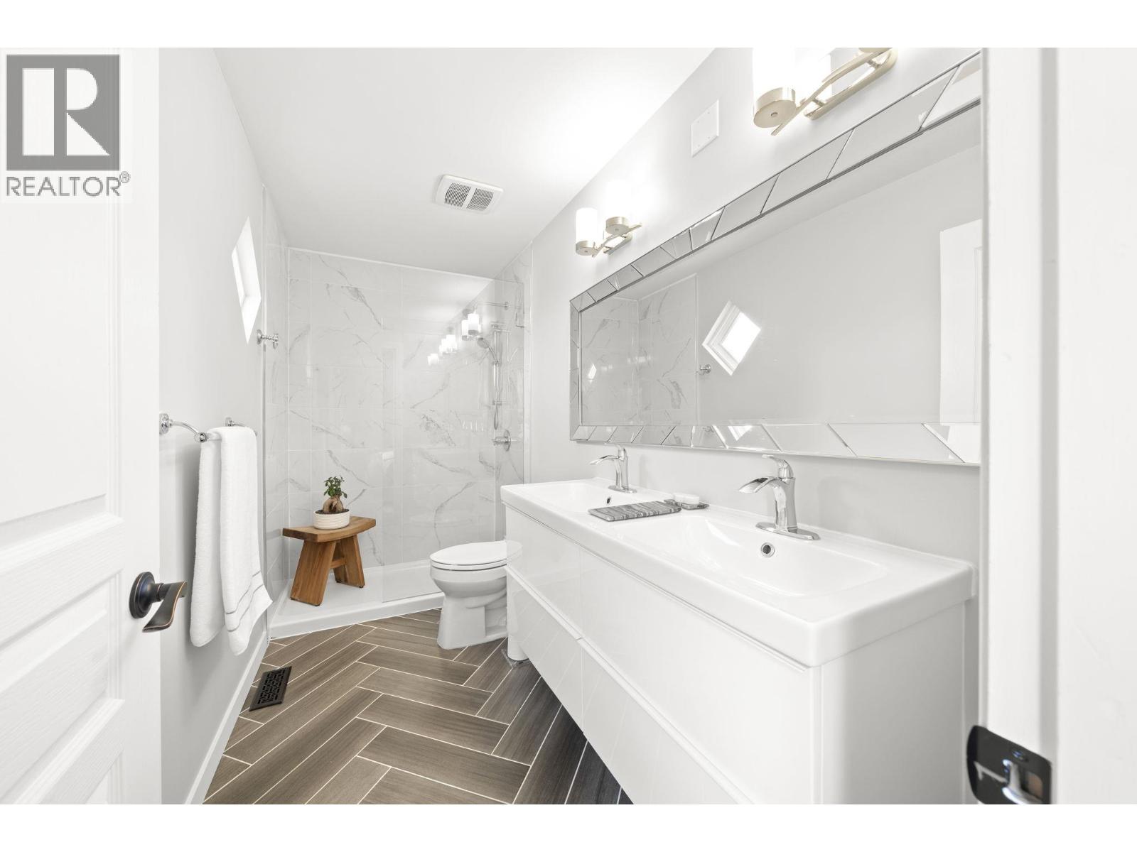 133 STAR CRESCENT, New Westminster