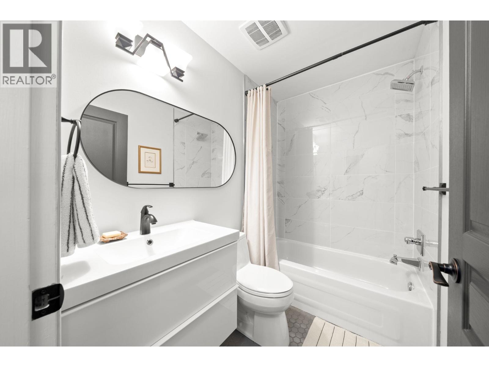 133 STAR CRESCENT, New Westminster