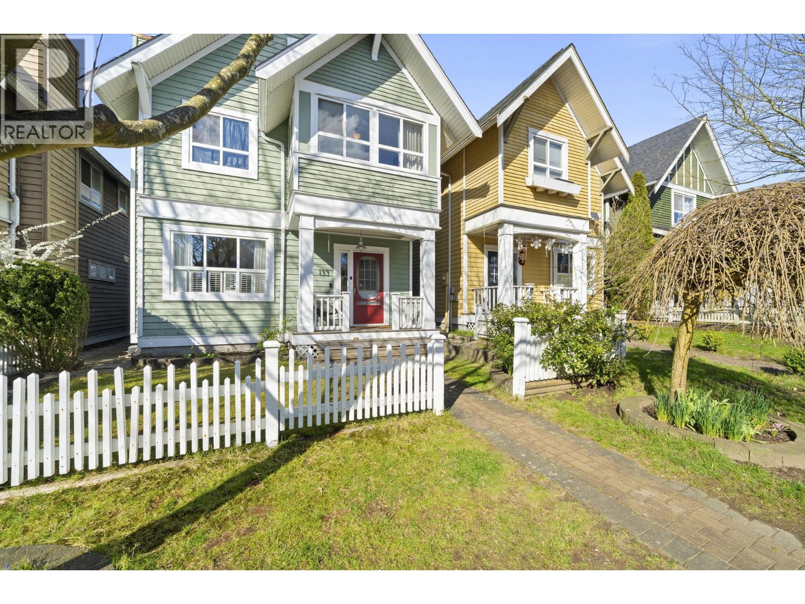 133 STAR CRESCENT, New Westminster