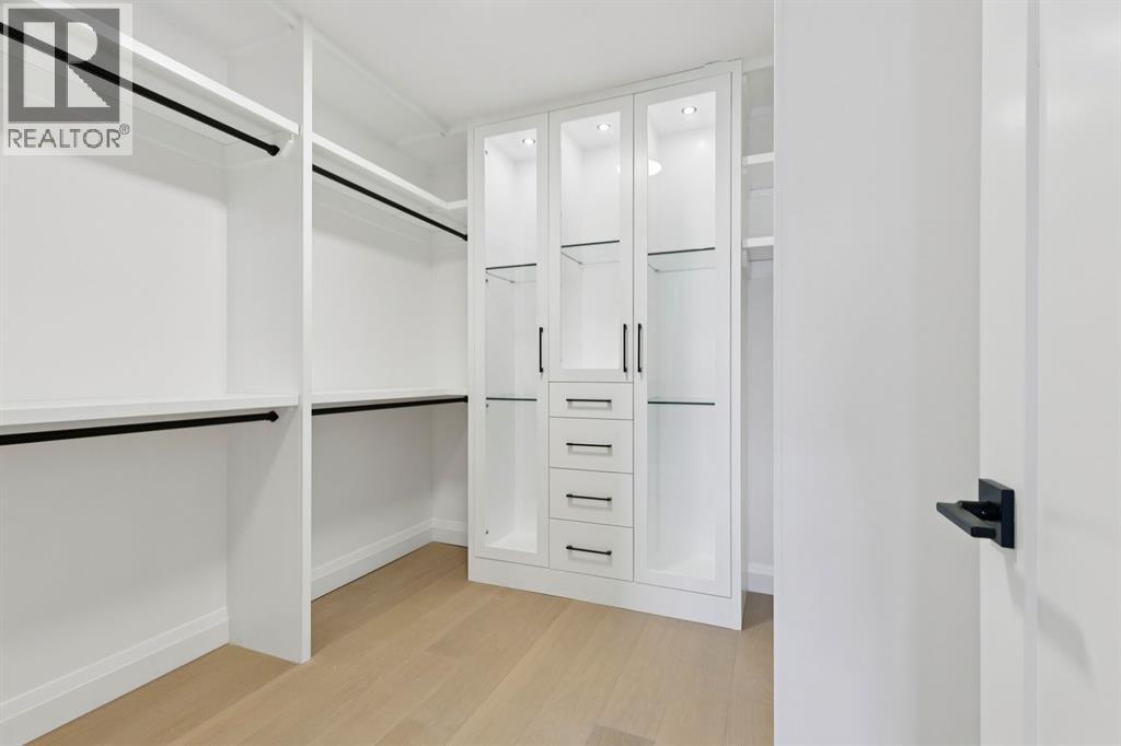 Single Family House for Sale in   Street Parkdale Calgary 