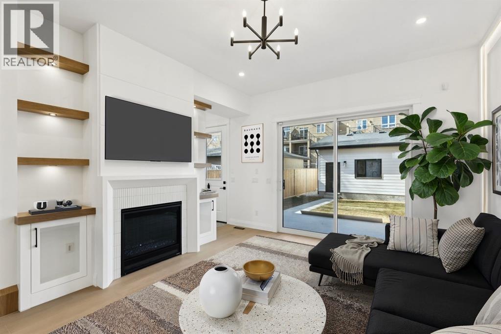 Single Family House for Sale in   Street Parkdale Calgary 