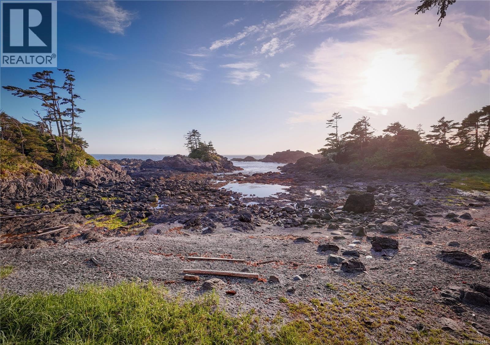 518 Marine Dr, Ucluelet