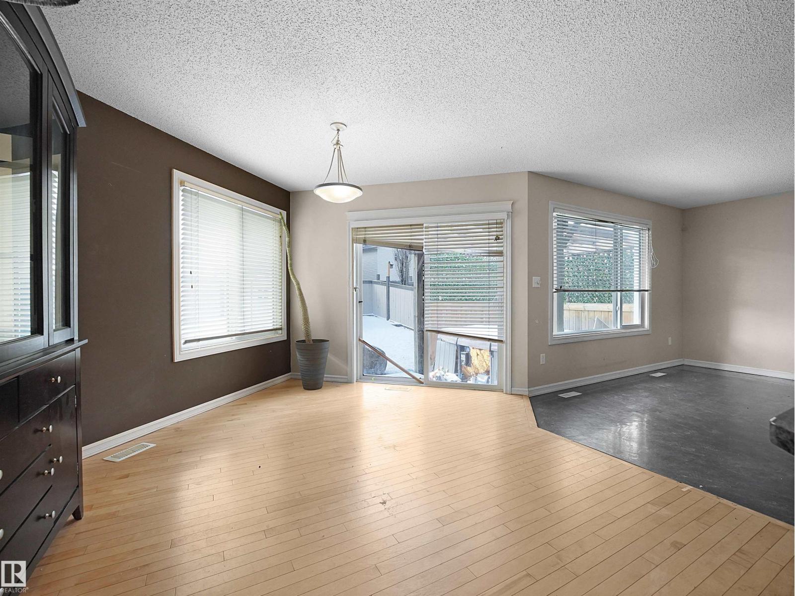 6007 5 AV SW, Edmonton