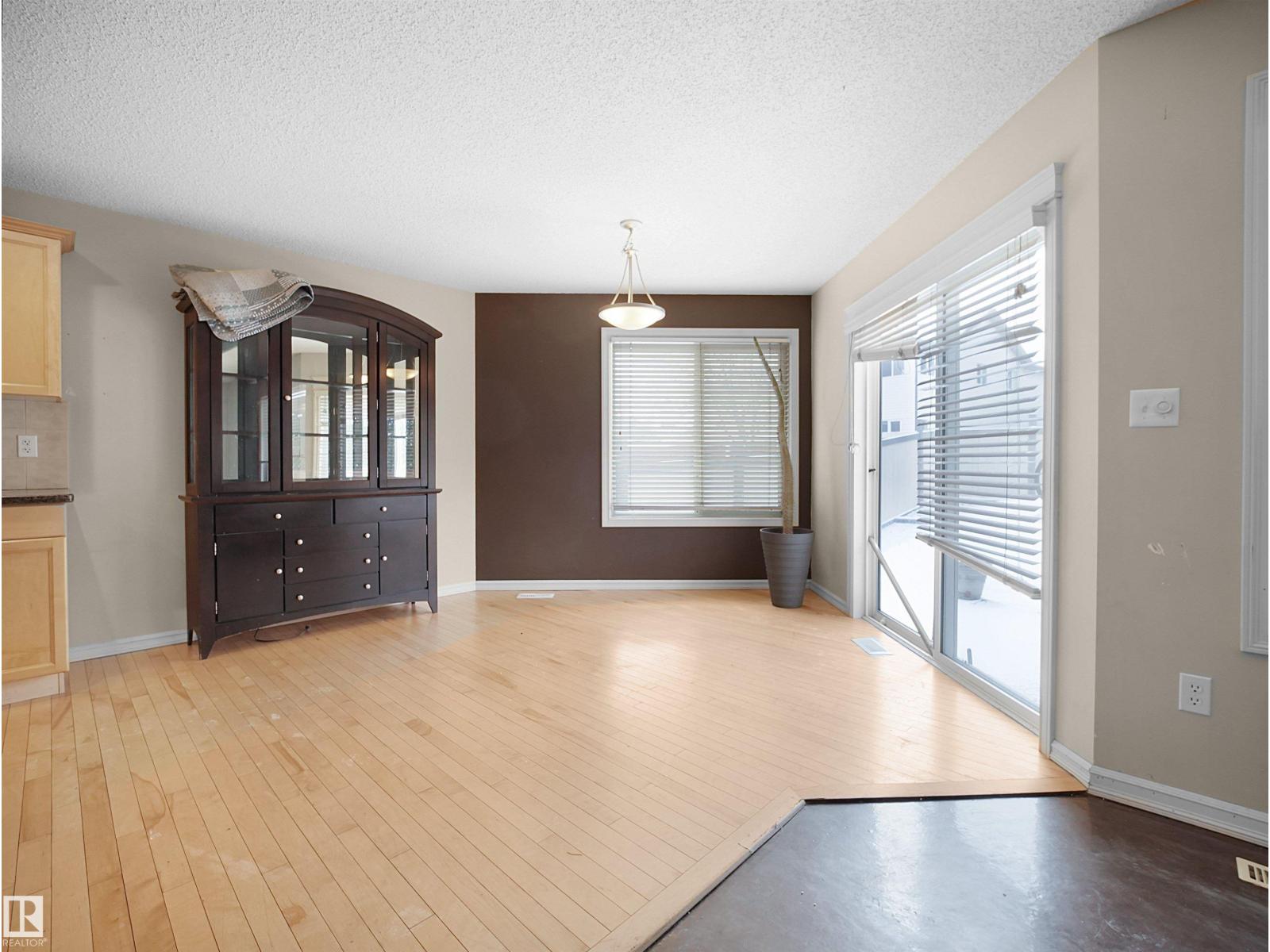 6007 5 AV SW, Edmonton