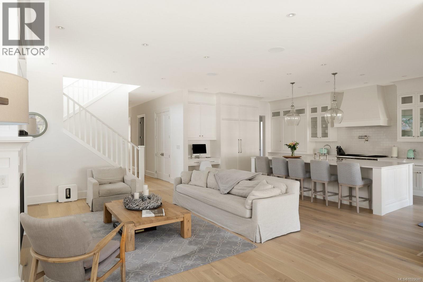  575 St. Patrick Street, Oak Bay