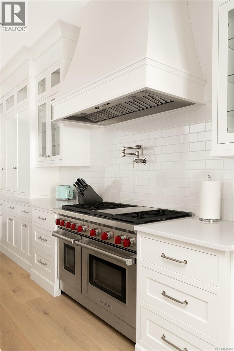  575 St. Patrick Street, Oak Bay