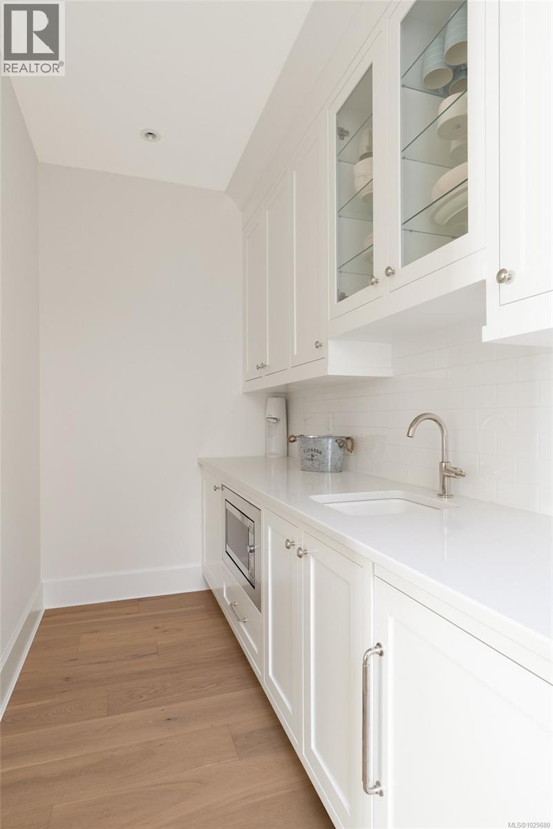  575 St. Patrick Street, Oak Bay